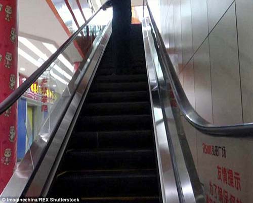 Tai nạn thang cuốn ở Trung Quốc, 16 học sinh nhập viện - 5