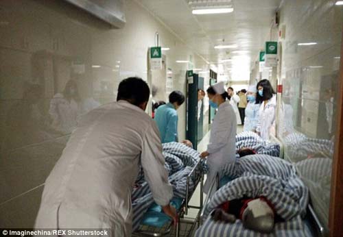 Tai nạn thang cuốn ở Trung Quốc, 16 học sinh nhập viện - 3