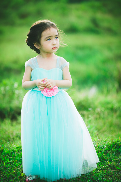 Bé gái Lâm Đồng đẹp như thiên thần quot;đốn timquot; dân mạng - 3