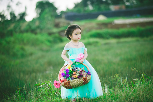 Bé gái Lâm Đồng đẹp như thiên thần quot;đốn timquot; dân mạng - 6
