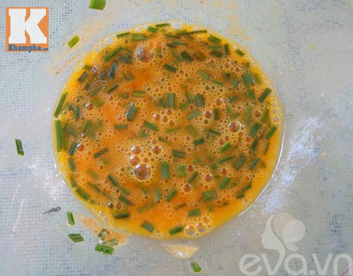 Vào bếp vài phút với món bánh trứng cơm chiên - 2