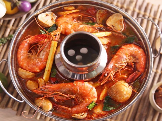 Cách làm lẩu thái nóng hổi trong ngày lễ