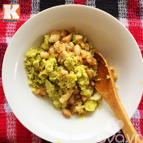 Ngon miệng với xôi bọc bánh gấc hấp - 5