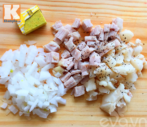 Ngon miệng với xôi bọc bánh gấc hấp - 3