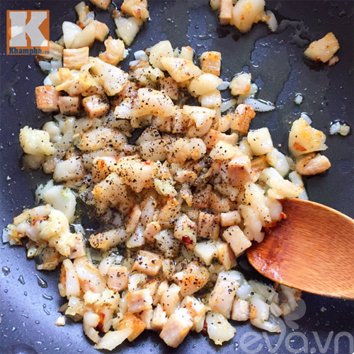 Ngon miệng với xôi bọc bánh gấc hấp - 4