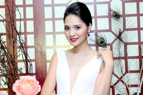 Hương Giang khoe vẻ đẹp quot;vạn người mêquot; - 12