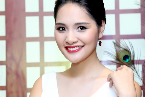 Hương Giang khoe vẻ đẹp quot;vạn người mêquot; - 13