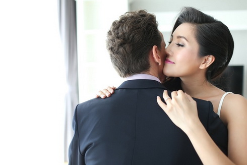 Hồ Bích Ngọc khóc bên chồng Tây trong tiệc cưới - 2