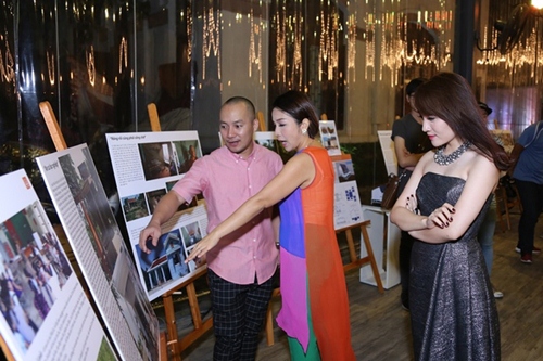 Diva Mỹ Linh ra sức mời khách đấu giá tranh từ thiện - 4