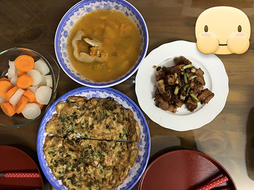 Chồng quot;đại giaquot; của Phan Như Thảo tự tay vào bếp nấu ăn - 4