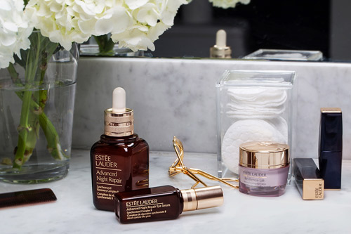 Rạng rỡ như nữ hoàng mùa lễ hội tại Esteé Lauder Party Hà Nội - 2