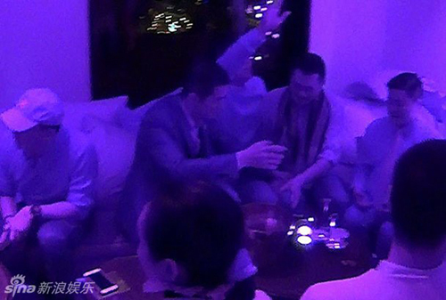 Lý Á Bằng đánh nhau với bạn thân vì uống rượu say - 1