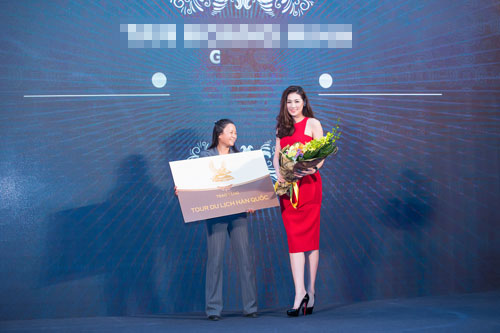 Á Hậu Tú Anh ngày càng rực rỡ, trưởng thành - 12