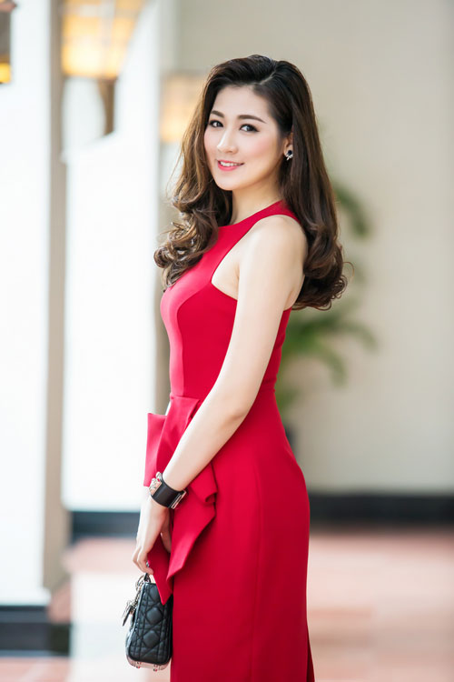 Á Hậu Tú Anh ngày càng rực rỡ, trưởng thành - 1