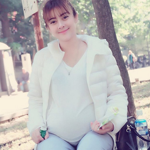 Mang thai 8 tháng, mẹ bầu Thái Lan vẫn đẹp quot;khó cưỡngquot; - 11