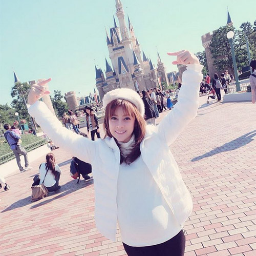 Mang thai 8 tháng, mẹ bầu Thái Lan vẫn đẹp quot;khó cưỡngquot; - 13