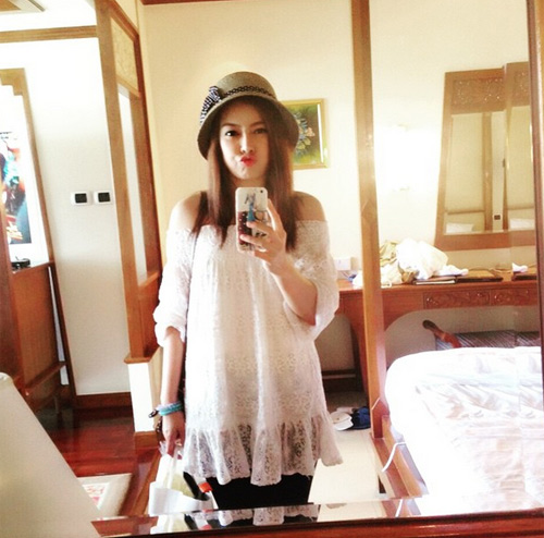 Mang thai 8 tháng, mẹ bầu Thái Lan vẫn đẹp quot;khó cưỡngquot; - 17