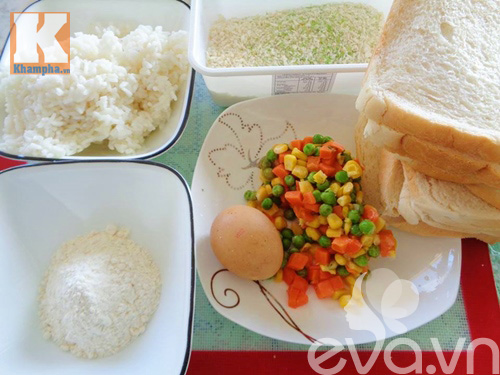 Bánh mì bọc cơm chiên nóng hổi - 1