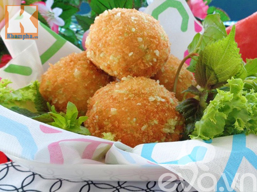 Bánh mì bọc cơm chiên nóng hổi - 9