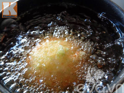 Bánh mì bọc cơm chiên nóng hổi - 7