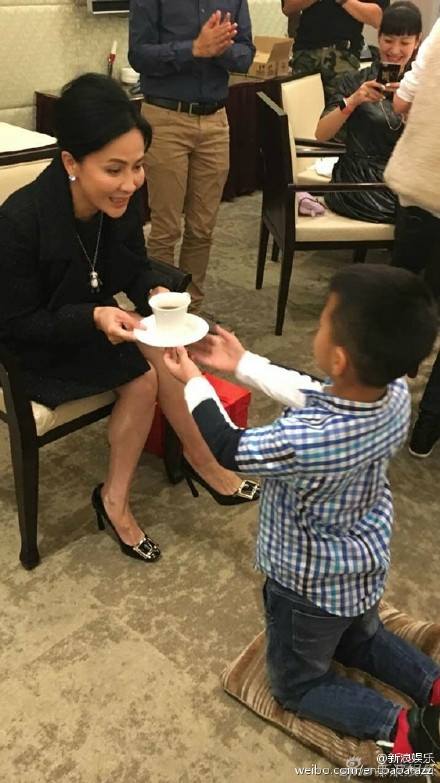 Bất chấp scandal, Lưu Gia Linh nhận con trai nuôi - 2