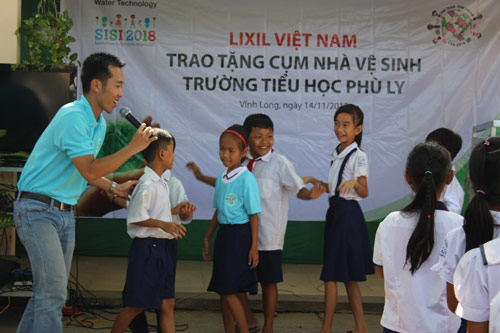 Rộn ràng ngày hội Sạch – Xinh, chào đón nhà vệ sinh đạt chuẩn - 2