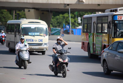 Quay cuồng trong nắng nóng đầu đông như giữa hè - 4