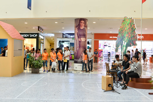 Trào lưu wefie “làm nóng” SC VivoCity ngày Nhà giáo Việt Nam - 2