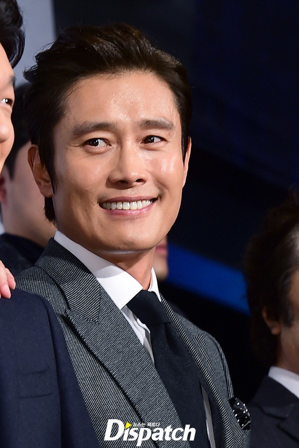 Lee Byung Hun tươi rói, bảnh bao trong buổi ra mắt phim - 2