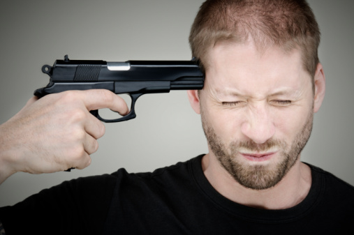 Tự sát bằng súng không chết mà còn... khỏi bệnh - 1