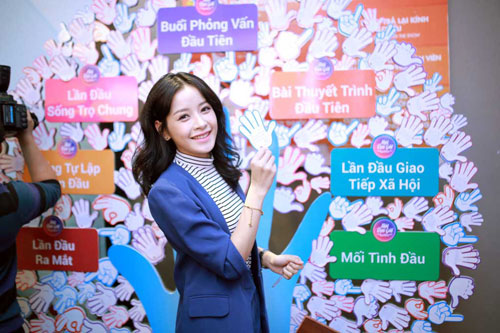 Chi Pu, Hari Won tiết lộ người làm nên bước ngoặt cuộc đời - 1