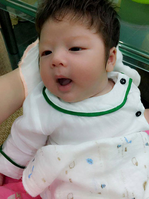 Con trai Nhật Kim Anh giống bố như đúc - 5