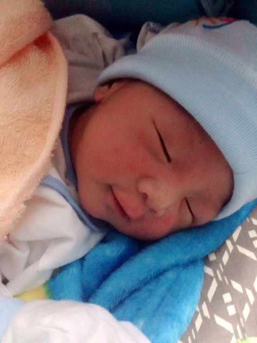 Anh Thúy X-Factor lần đầu khoe con trai 7 ngày tuổi - 3