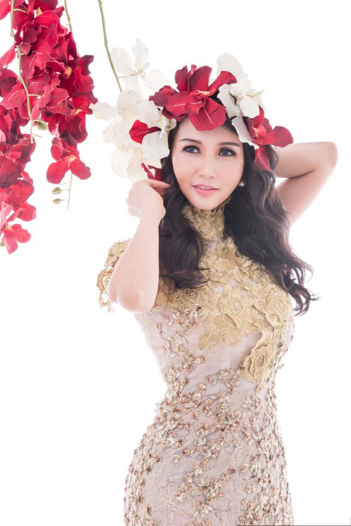 HH Sương Đặng đẹp tựa nữ thần với đầm hoa hồng - 4