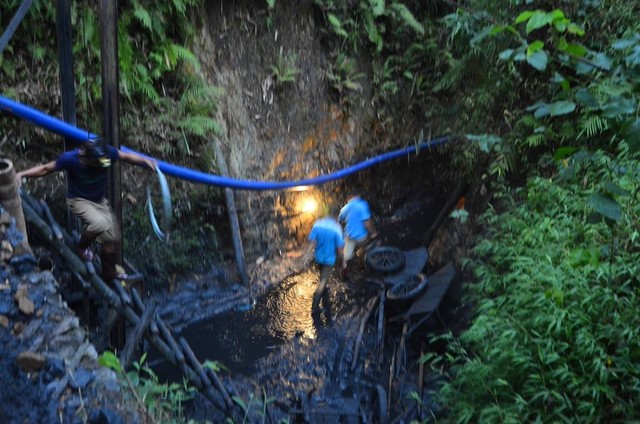 Sập lò than: Hối hả cứu người mắc kẹt ở độ sâu 700m - 5