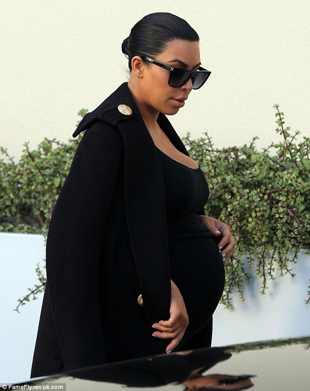 Kim Kardashian lo lắng cho lần sinh con thứ 2 - 1