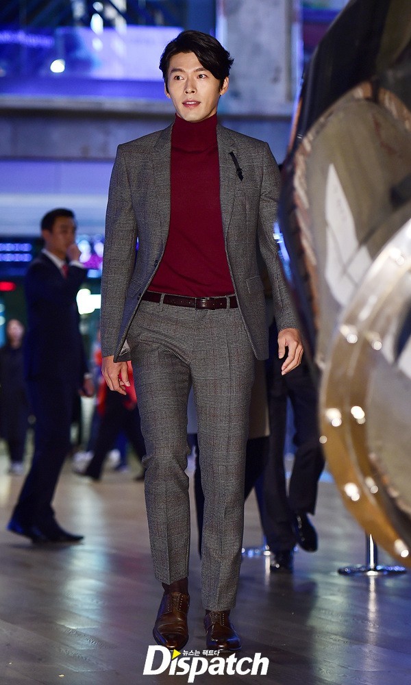 Bạn gái Lee Min Ho đẹp ngọt ngào tại buổi họp báo - 9