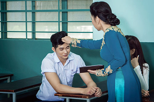 Ray Võ làm học trò của NSƯT Kim Xuân - 9