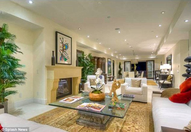 Nam tài tử dính HIV rao bán gấp hai biệt thự triệu đô - 9