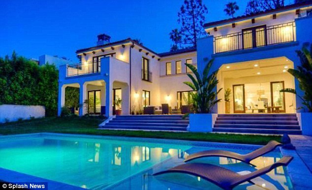 Nam tài tử dính HIV rao bán gấp hai biệt thự triệu đô - 5