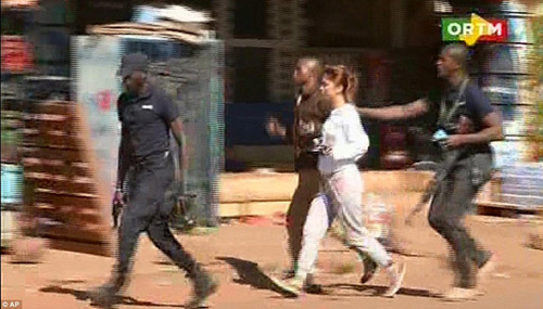 Đấu súng dữ dội ở khách sạn Mali, 170 con tin bị bắt giữ - 5