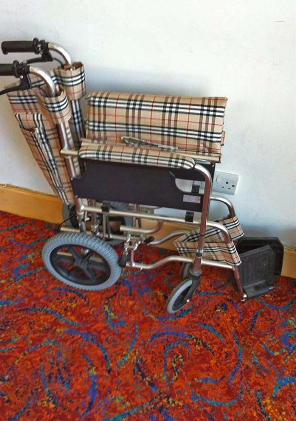 Sọc kẻ caro của Burberry được nhái nhiều nhất thế giới - 5