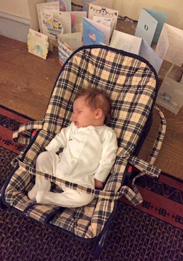 Sọc kẻ caro của Burberry được nhái nhiều nhất thế giới - 7