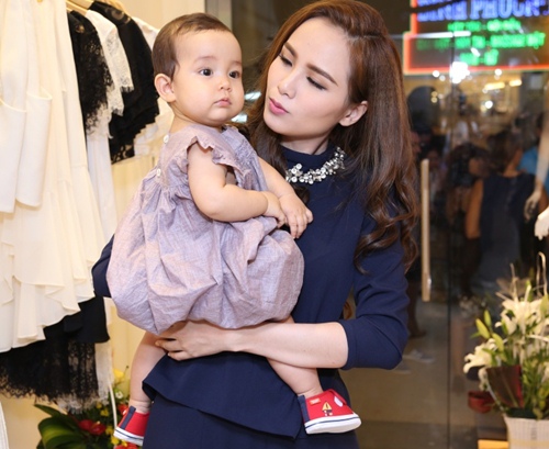 Diễm Hương tất bật đi event trước ngày cưới - 4