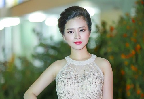 Dương Hoàng Yến khoe vẻ đẹp kiêu sa, duyên dáng - 5