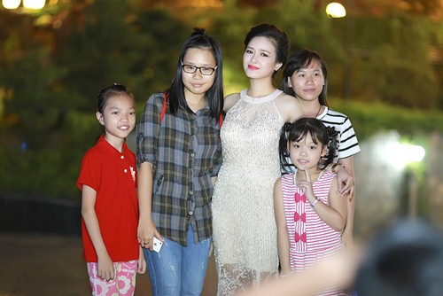 Dương Hoàng Yến khoe vẻ đẹp kiêu sa, duyên dáng - 7