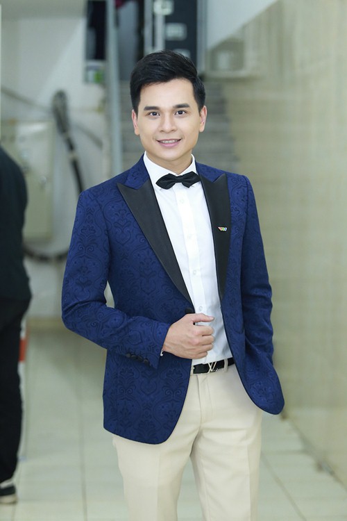 Dương Hoàng Yến khoe vẻ đẹp kiêu sa, duyên dáng - 15