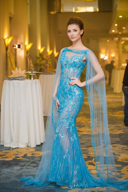 Á hậu Huyền My đội vương miện đi dự sự kiện - 8