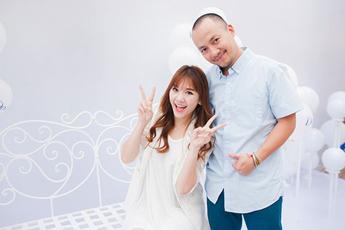 Hari Won, Tiến Đạt tình cảm đút cho nhau ăn tại sự kiện - 6