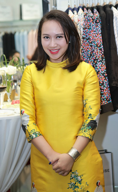 Chồng Bảo Trâm Idol tháp tùng vợ đi sự kiện - 6